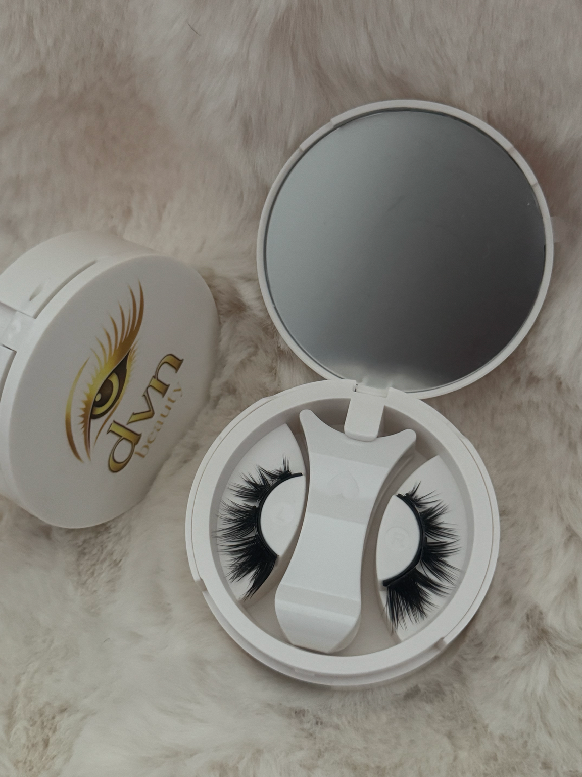 ✨ Sublimez votre regard avec les cils magnétiques LUMINA by dvn beauty