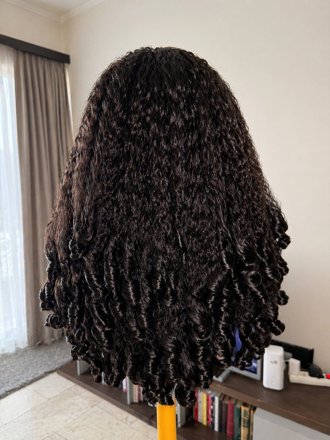 dvn AMANI – Perruque U-part 20" Noir naturel (bouclé, effet naturel)